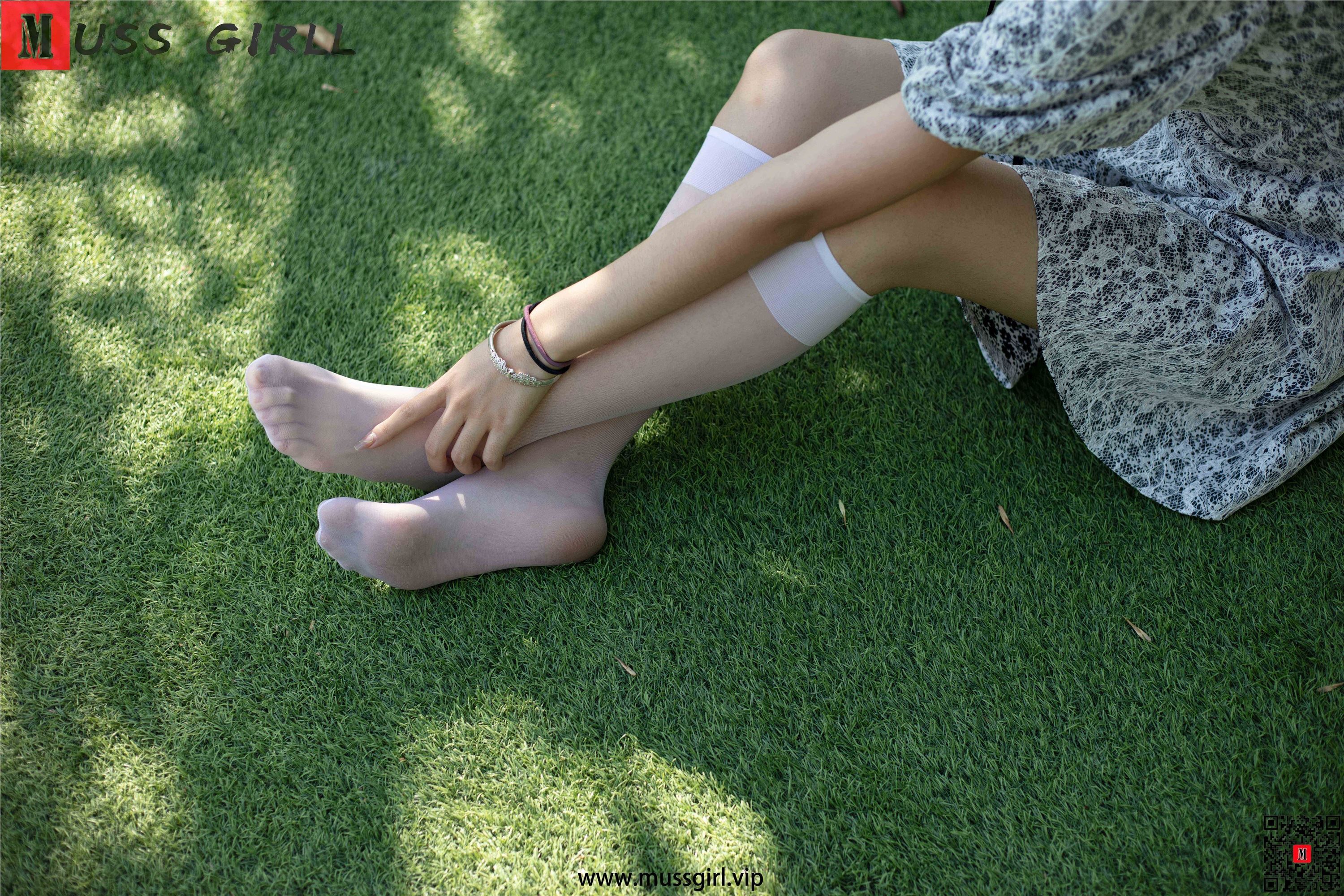 MussGirl慕丝女郎  NO.209 公园碎花裙过膝白丝